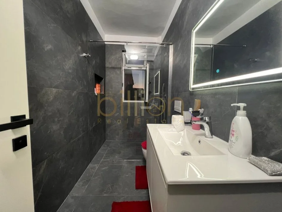 Tirane, jepet me qera apartament 1+1+Aneks+Ballkon , 80 m² 500 € (Brryli)