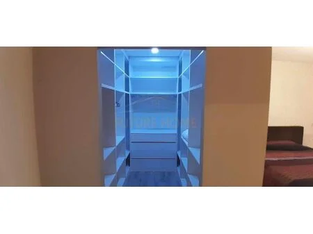 Tirane, jepet me qera apartament 2+1+Ballkon , 160 m² 1.200 € (qender)