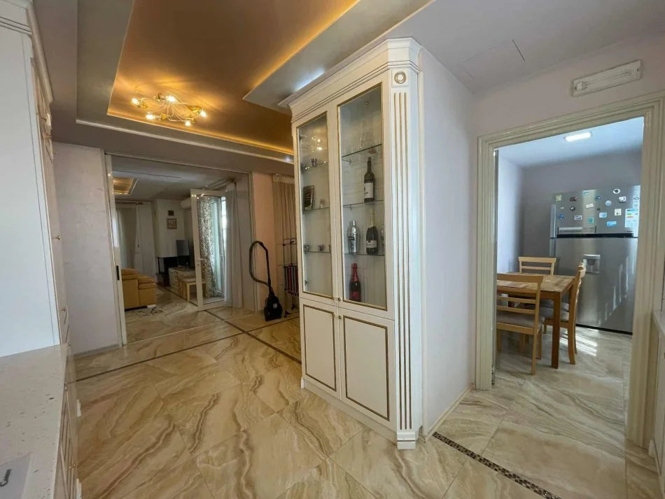Tirane, shitet apartament+verande | Penthouse 4+1+Ballkon Kati 4, 227 m² 433.000 € (tek Liqeni i Thate, Rruga Peti, tek ”Kompleksi Ferrari”.)