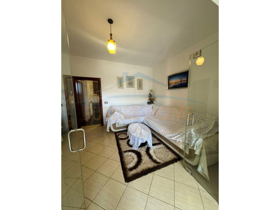Durres, shitet shtepi 5+1+Aneks+Ballkon, Kati 0, 4,369 m² 140,000 € (MAMINAS,DURRES)