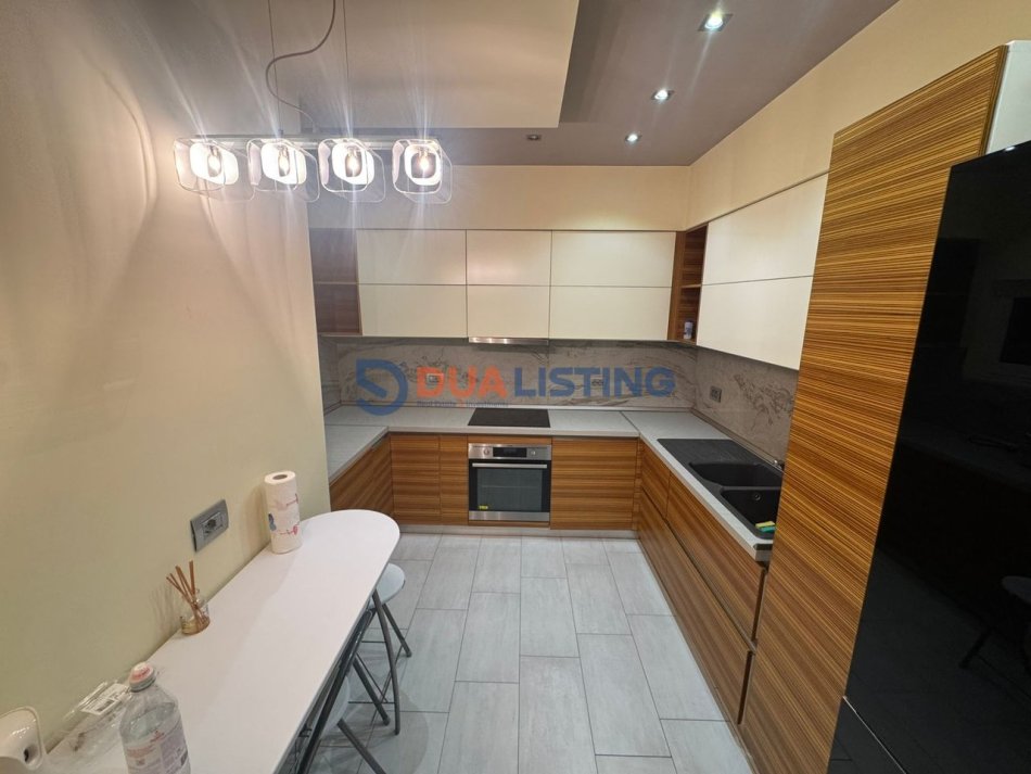 Tirane, shitet apartament 2+1 Kati 5, 127 m² 380.000 € (Blloku)