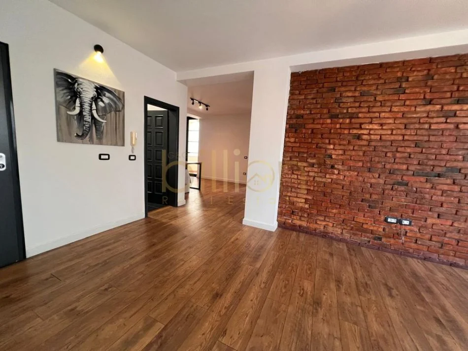 Tirane, jepet me qera , 113 m² 1.000 € (Komuna Parisit)