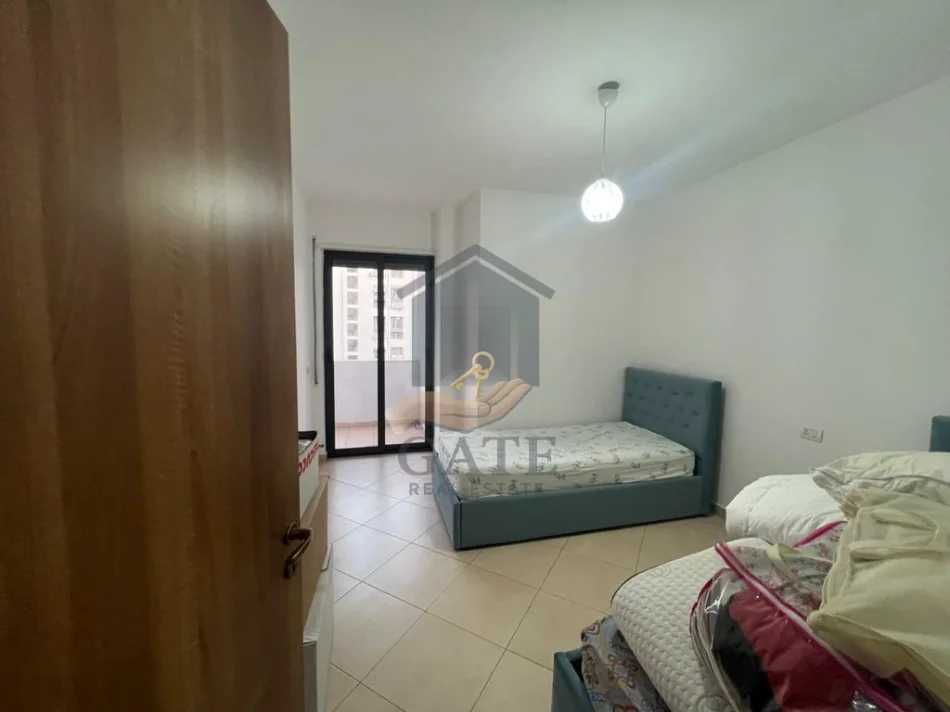 Durres, jepet me qera apartament 2+1 Kati 4, 90 m² 400 € (UKD)