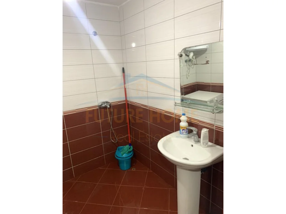 Qera, Apartament 1+1, Unaza e Re. 0696069906