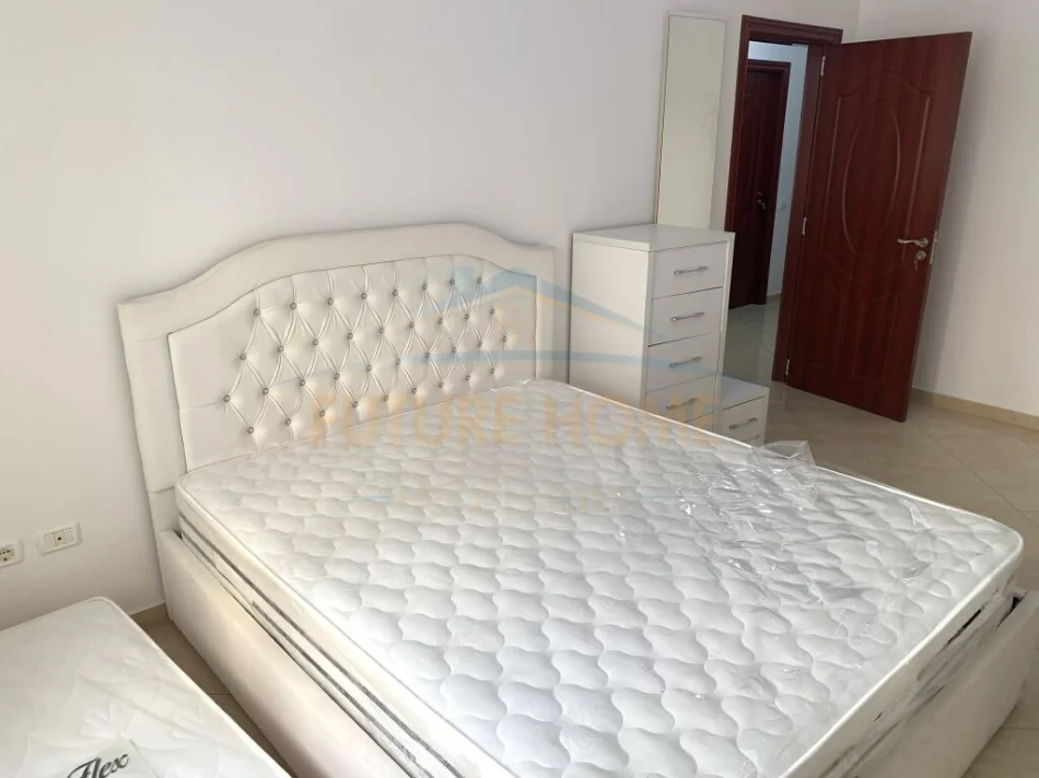 Tirane, jepet me qera apartament 1+1 Kati 3, 66 m² 450 € (UNAZA E RE)