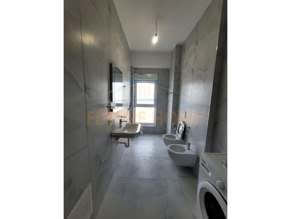 Tirane, jepet me qera apartament 1+1 Kati 2, 53 m² 350 € (Ali Demi)