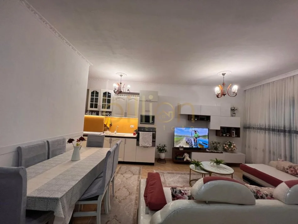 Tirane, shitet 1+1+Ballkon , 58 m² 105.000 € (Astir)