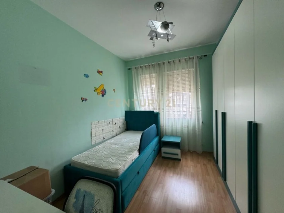 Tirane, jepet me qera apartament 2+1 Kati 4, 74 m² 550 € (Kompleksit Magnet)