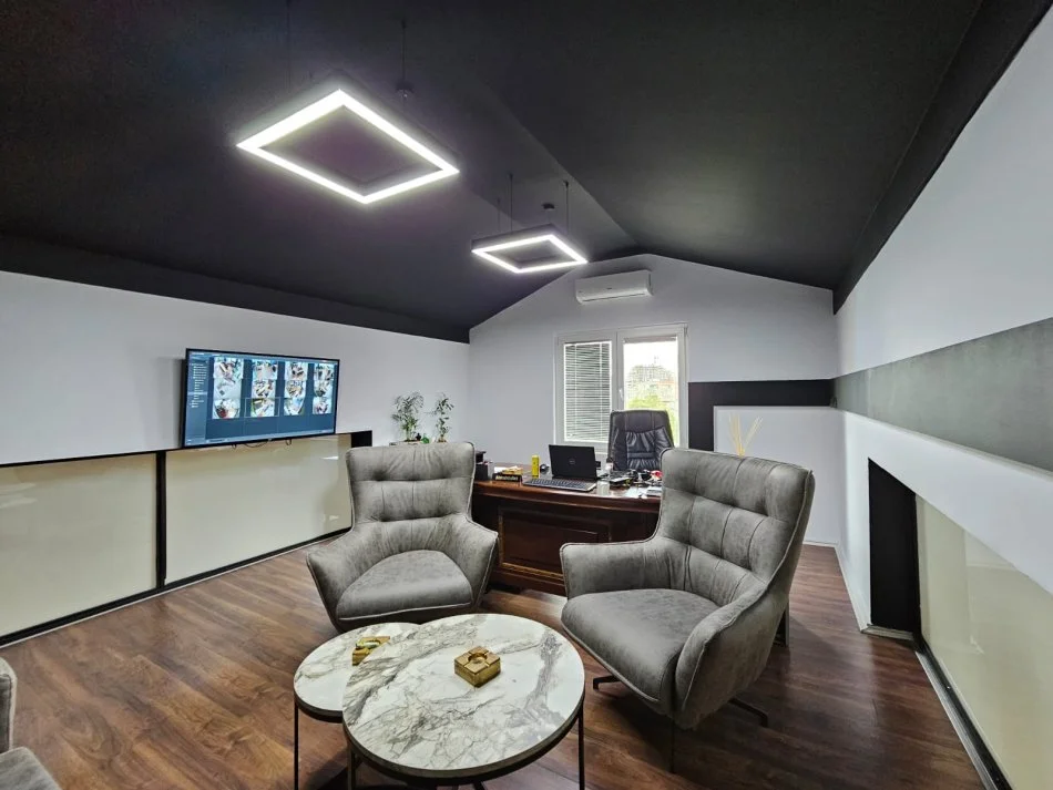 Tirane, shitet ambjent biznesi , Kati 4, 226 m² 470,000 € (Petro Nini)