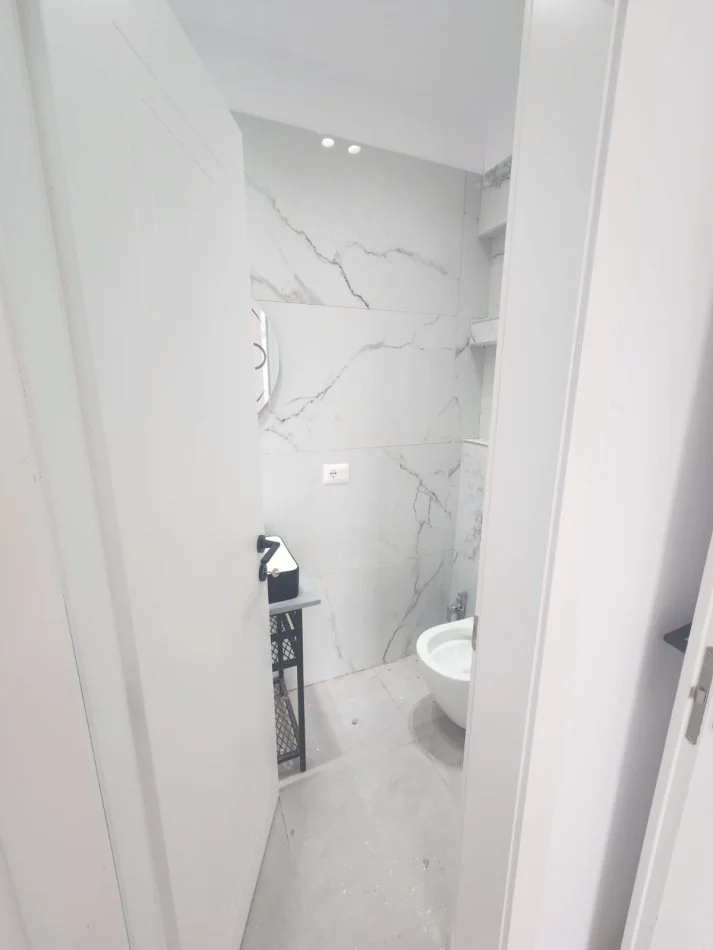 Tirane, shitet apartament 2+1 Kati 7, 90 m² 235.000 € (komuna e parisit)