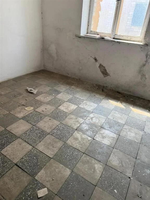 jepet me qera , 55.000 €