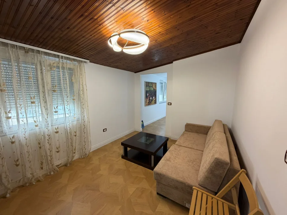 Tirane, shitet apartament 2+1 , 143 m² (Tirana e re)