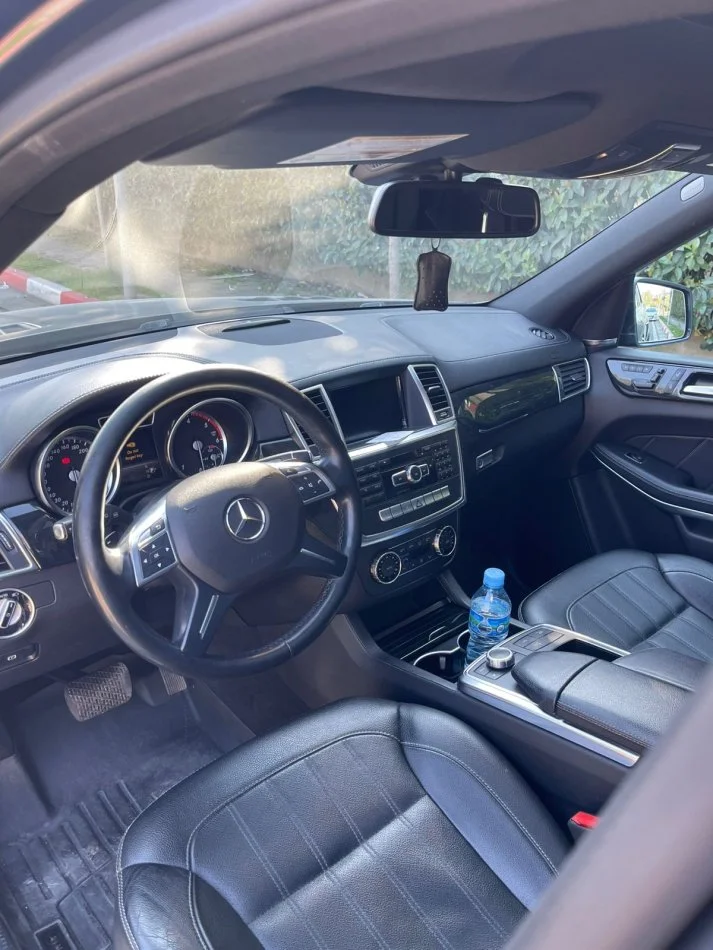 Tirane, shes makine Mercedez Gl Nafte, gri e erret Klima 240.000 km 14.000 €