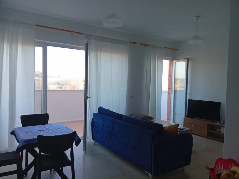 Tirane, jepet me qera apartament 2+1 Kati 6, 165 m² 500 € (Rruga llazo miho)