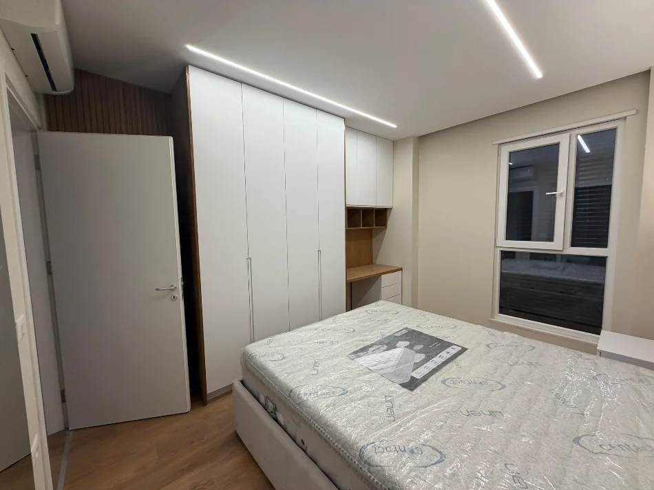 Tirane, jepet me qera apartament 2+1+Ballkon Kati 4, 105 m² 800 € (Apartament 2+1+2 Per Qera Don Bosco Trio Towers I Mobiluar dhe Pabanuar Me Pare)