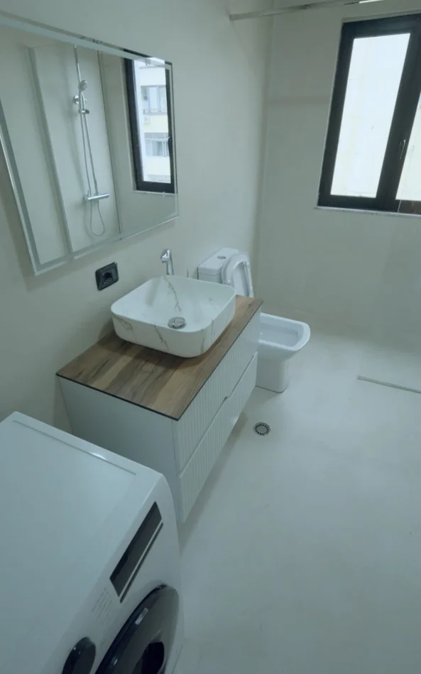 Tirane, shes apartament 2+1 Kati 7, 101 m² 261.000 € (Pallati me shigjeta)