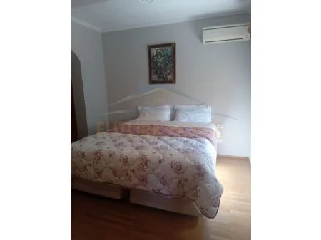 Tirane, shitet apartament duplex 1+1+Aneks+Ballkon Kati 4, 198 m² 604.500 € (qender)