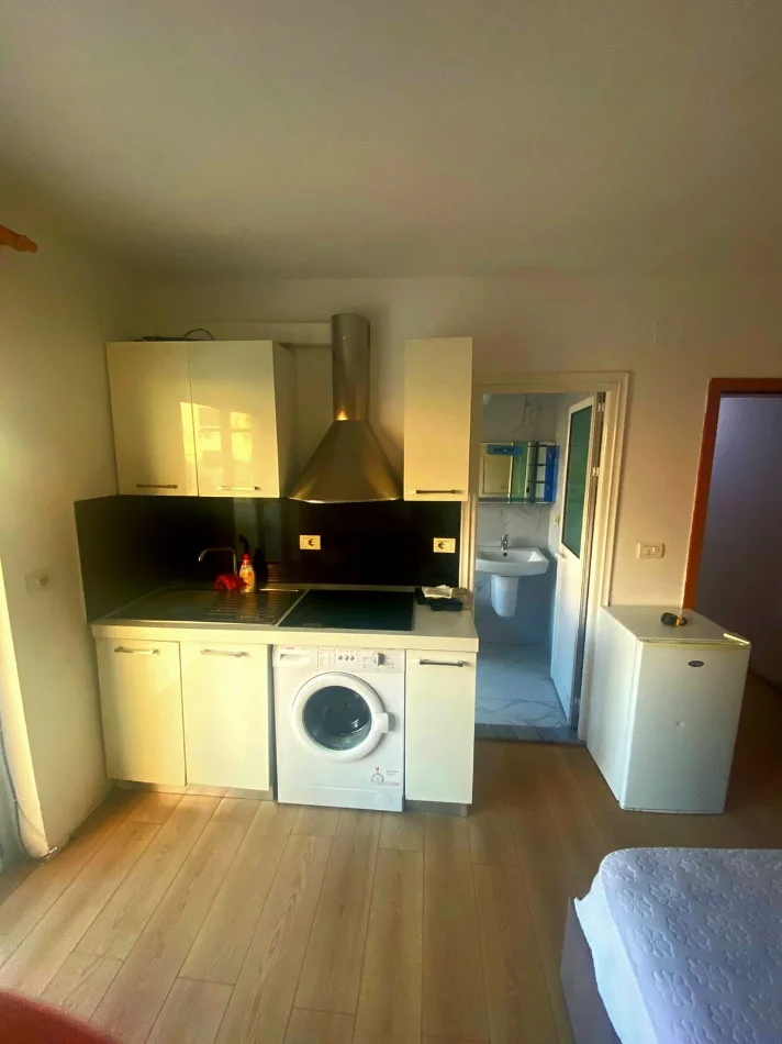 Tirane, jepet me qera garsonier Kati 4, 35 m² 440 € (RRUGA MUHAMET GJOLLESHA)