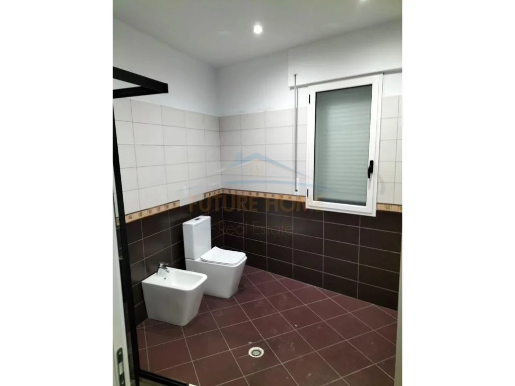 Shitet, Apartament 2+1+2,Xhamia,VLORE RV37859