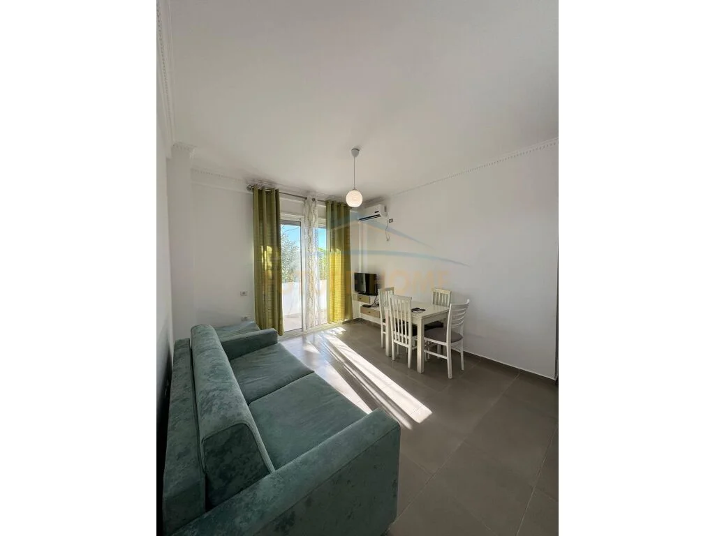 Shitet, Apartament 1+1, Gjiri i Lalzit.
90,000 €