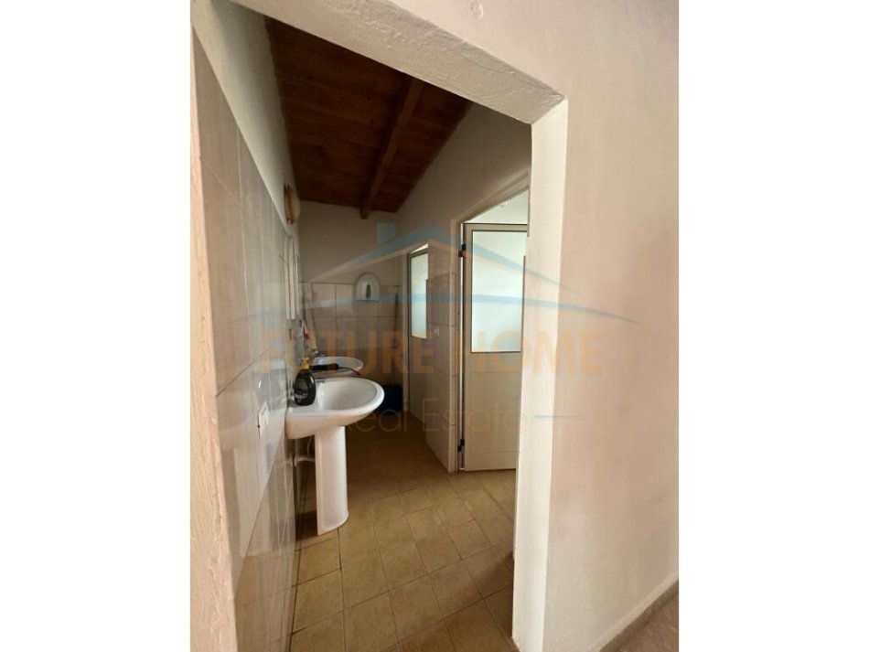 Durres, shitet bar-resorant Kati 0, 230 m² 250.000 € (Shkembi Kavajes)