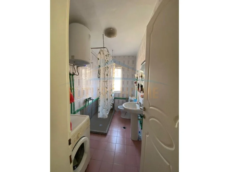 Qera, Apartament 1+1, Shkolla e Baletit, Tiranë.
400 €