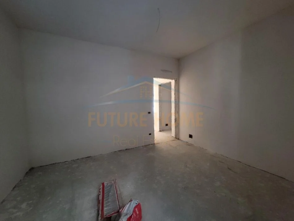 Tirane, shitet apartament 2+1, Kati 3, 116 m2 215,000 € (MINE PEZA)