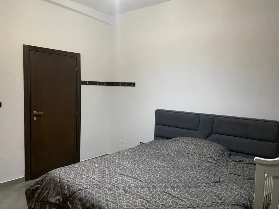 Durres, jepet me qera Vile 2+1 Kati 1, 75 m² 300 € 