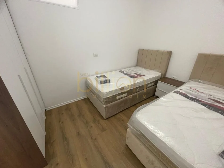 Tirane, jepet me qera apartament 1+1+Ballkon , 84 m² 1.000 € 