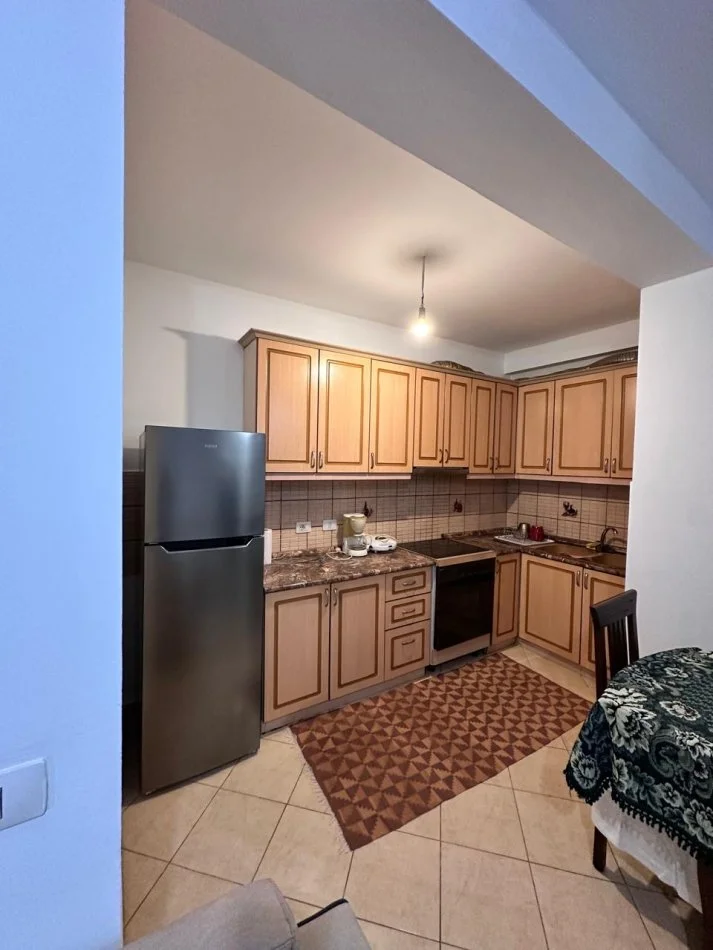 Tirane, jepet me qera apartament 1+1 Kati 2, 60 m² 350 € (Bulevardi Migjeni)