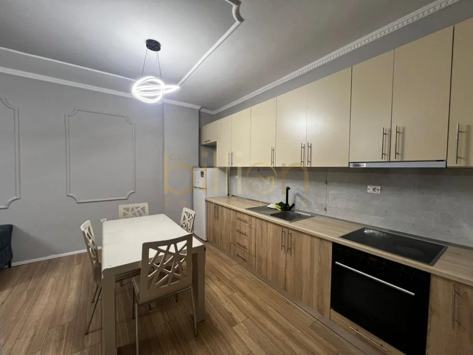 Tirane, shitet apartament 1+1+Ballkon Kati 5, 80 m² 