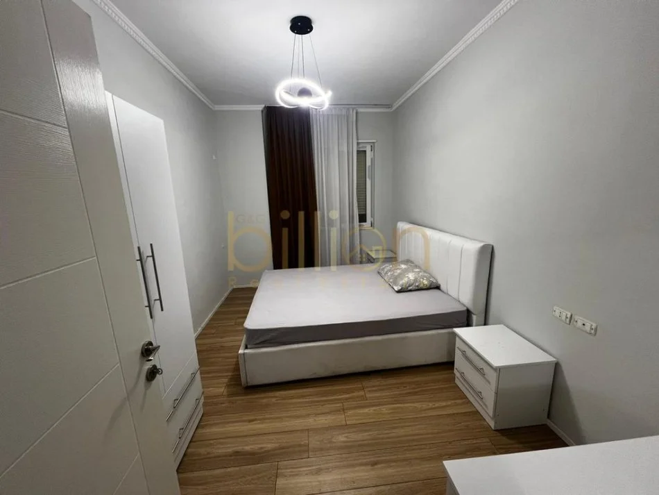 Tirane, shitet apartament 1+1+Ballkon Kati 5, 80 m² 