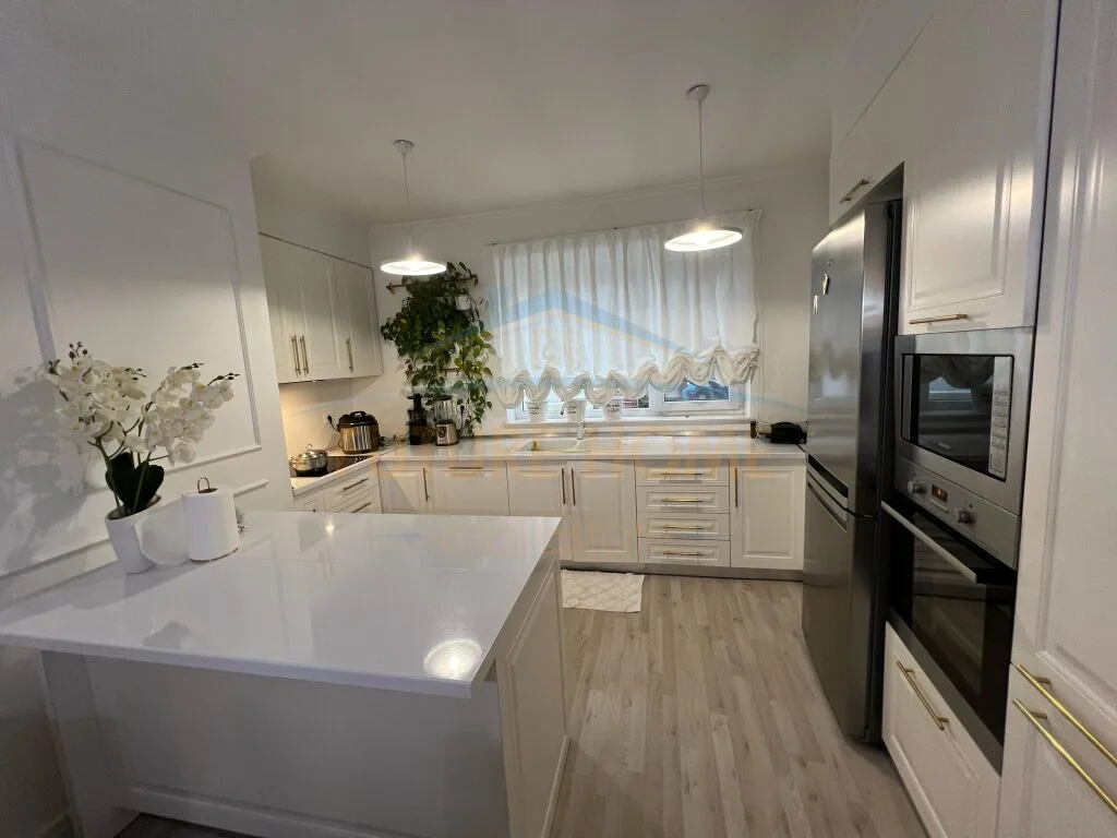 Shitet, Apartament 3+1+2, Kodra e Diellit 2, Tirane UNA37972