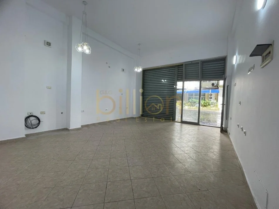 Tirane, jepet me qera , 42 m² 500 € (Myslym Shyri)