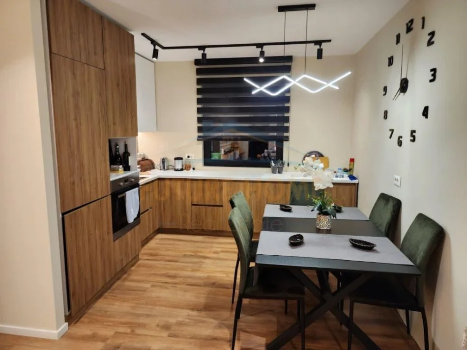 Tirane, jepet me qera apartament 2+1 Kati 3, 78 m² 700 € (ASIM Vokshi)