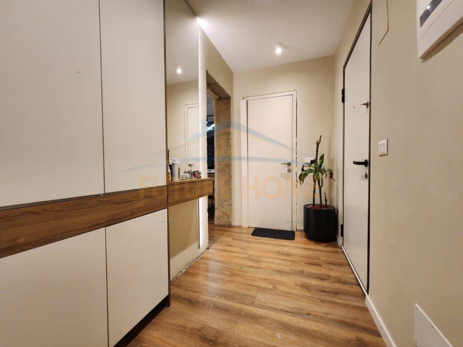 Tirane, jepet me qera apartament 2+1 Kati 3, 78 m² 700 € (RRUGA ASIM VOKSHI)