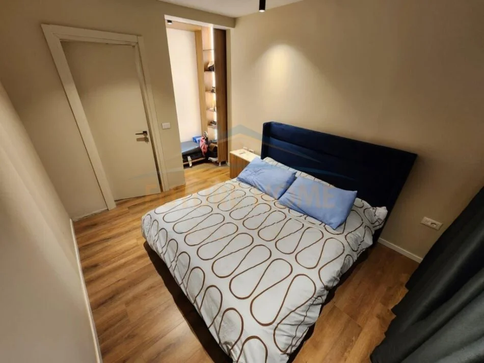 Tirane, jepet me qera apartament 2+1 Kati 3, 78 m² 700 € (ASIM Vokshi)