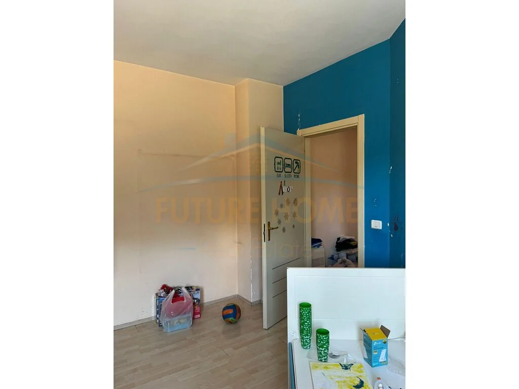 Shitet, Apartament 3+1+2, Ish Parku, Tiranë.