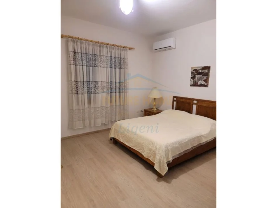 Tirane, jepet me qera apartament 2+1 Kati 0, 750 m² 750 € (Sauk)
