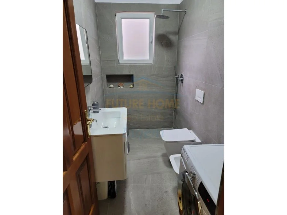 Tirane, jepet me qera apartament 2+1 Kati 0, 750 m² 750 € (Sauk)