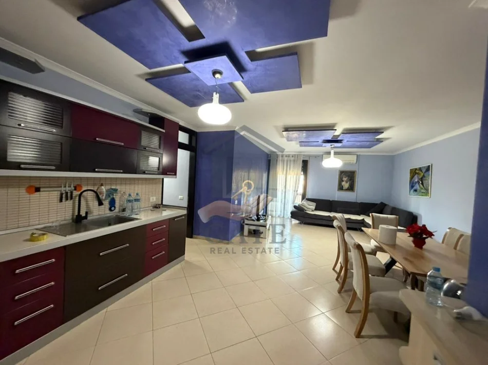 Durres, jepet me qera apartament 2+1 Kati 4, 90 m² 650 € (Ura e Dajlanit)