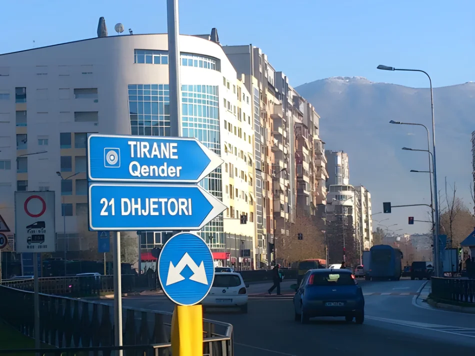 Tirane, shitet ambjent biznesi Kati 0, 140 m² (21 Dhjetori)