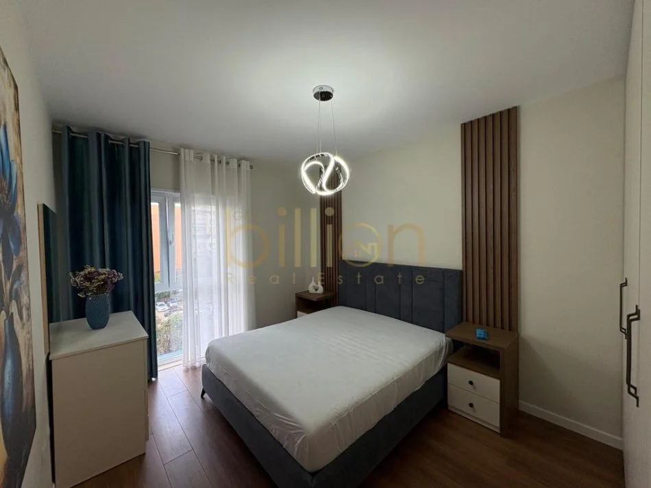 Tirane, qira 2+1+Ballkon , 93 m² (Shkolla Kuqe)