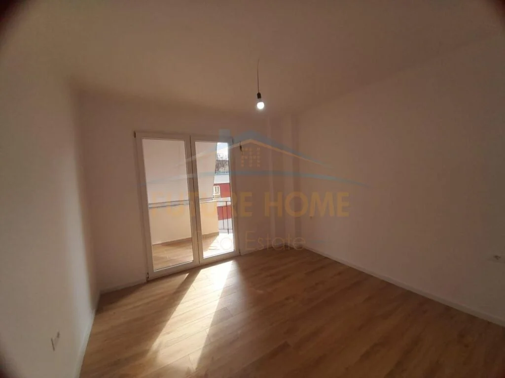 Shitet, Apartament 1+1, 21 Dhjetori