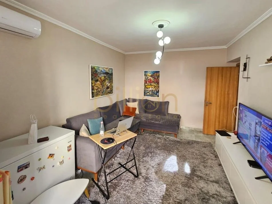 Tirane, jepet me qera 1+1 , 60 m² 500 € (Ministria Jashtme)