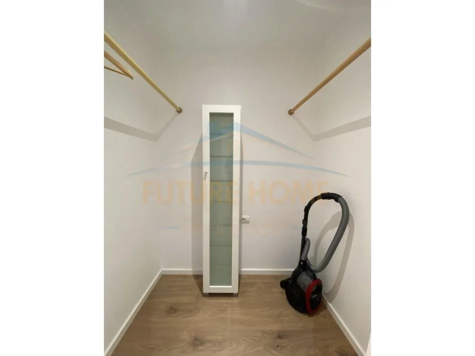 Tirane, jepet me qera apartament 1+1 Kati 3, 77 m² 1.000 € (Qender, Tirane)