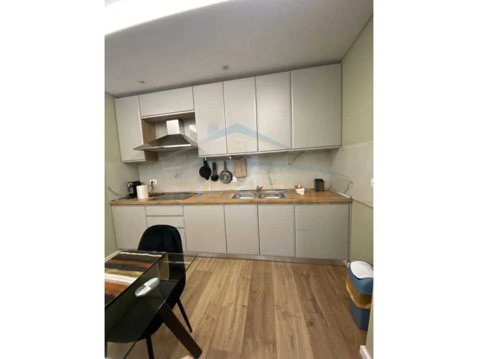 Shqiperi, jepet me qera Kati 3,