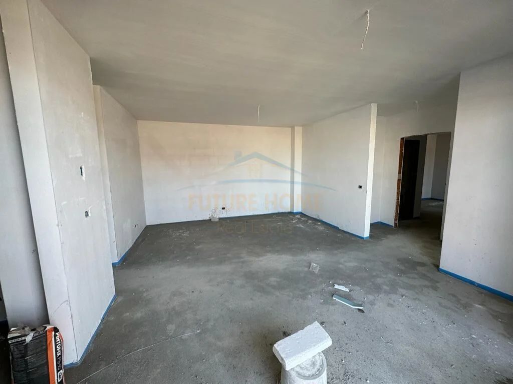 SHITET APARTAMENT 2+1+2 TE AKSES TIRANA