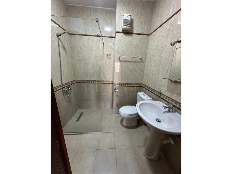 Tirane, jepet me qera , 118 m² 700 € (Komuna Parisit)