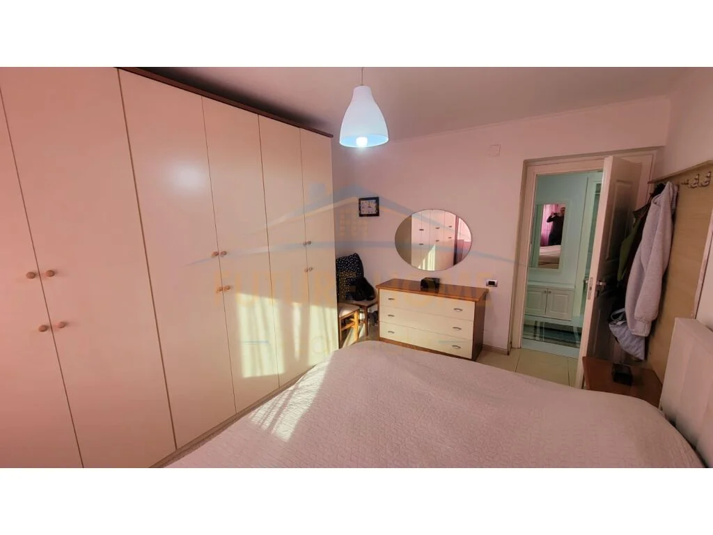 Shitet, Apartament 3+1+2, 21 Dhjetori
Cmimi 178,000euro